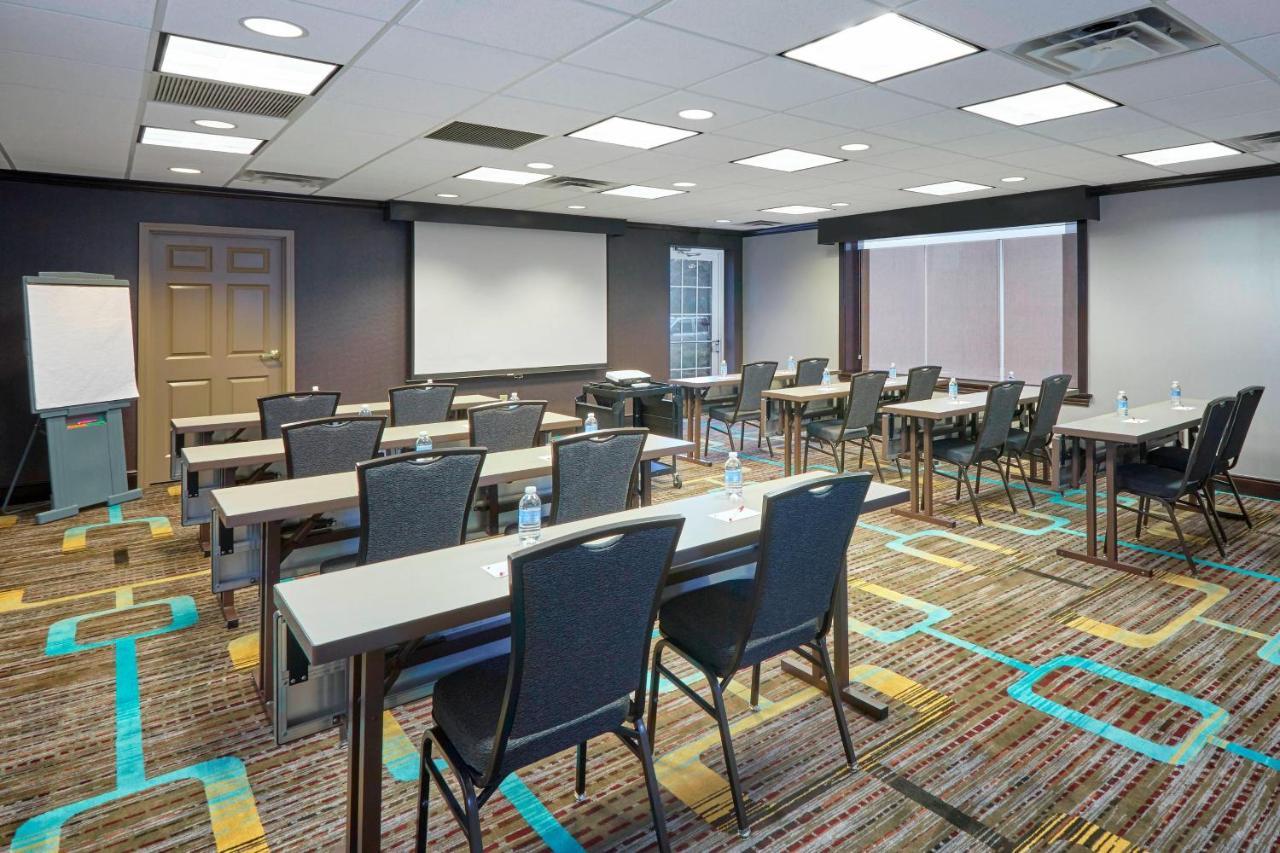 By Marriott Chicago Schaumburg/woodfield Mall Schaumburg