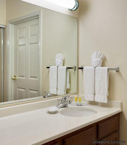 By Marriott Chicago Schaumburg/woodfield Mall